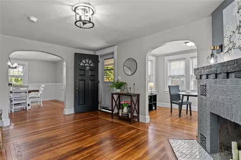 19 Gordon Ave, Warwick, RI 02889 photo 9