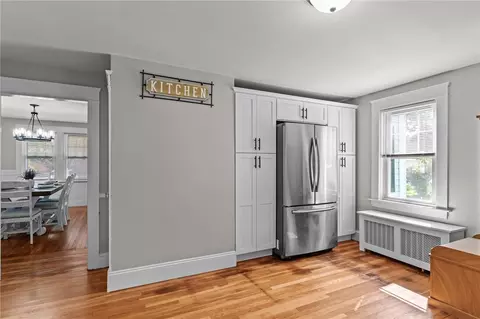 19 Gordon Ave, Warwick, RI 02889 photo 2