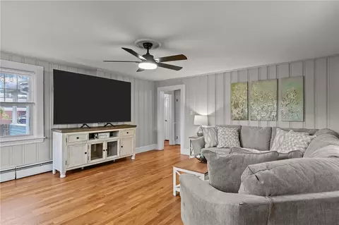 19 Gordon Ave, Warwick, RI 02889 photo 5