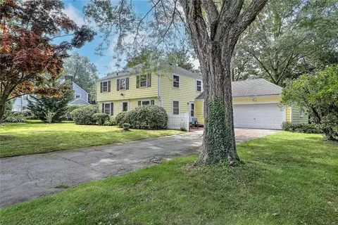 23 Melrose Ave, Barrington, RI 02806