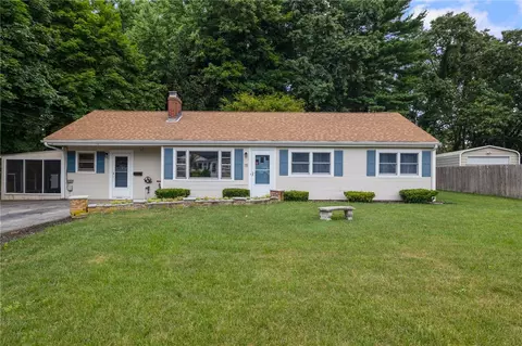 15 Pasadena Ct, Warwick, RI 02888