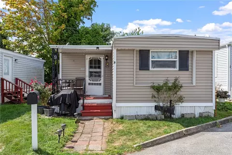 242 Manton Apt 9 St, Pawtucket, RI 02861