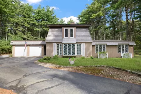 36 Spruce Ridge Dr, Glocester, RI 02814
