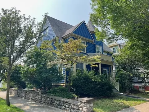 182 Adelaide Ave #1, Providence, RI 02907