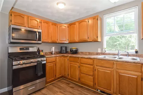 394 Arnold Rd, Coventry, RI 02816 photo 8
