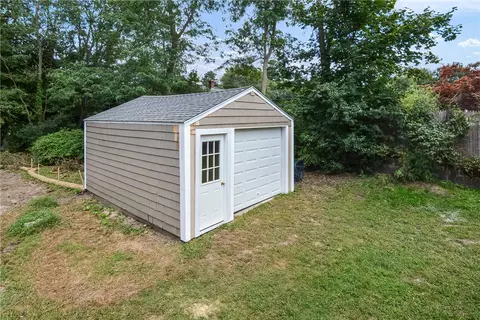 394 Arnold Rd, Coventry, RI 02816 photo 4