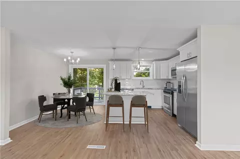 Dining - 7 Curry Pl, Warwick, RI 02889 photo 1 of 1