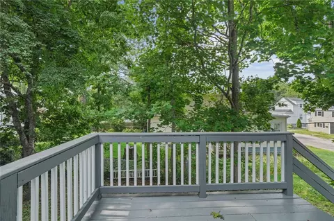 Exterior - 7 Curry Pl, Warwick, RI 02889 photo 3 of 5
