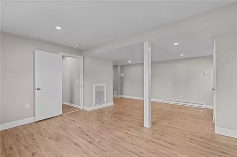 Living - 7 Curry Pl, Warwick, RI 02889 photo 6 of 7