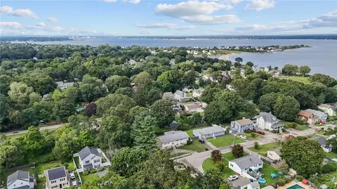 View/Area - 7 Curry Pl, Warwick, RI 02889 photo 3 of 5