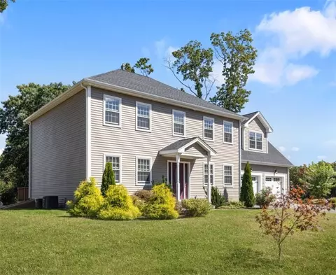 3 Bella Woods Ct, Johnston, RI 02919