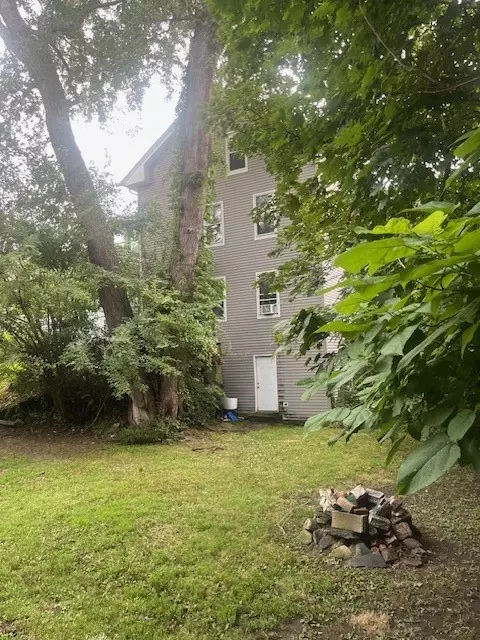 124 Providence St, Woonsocket, RI 02895 photo 9