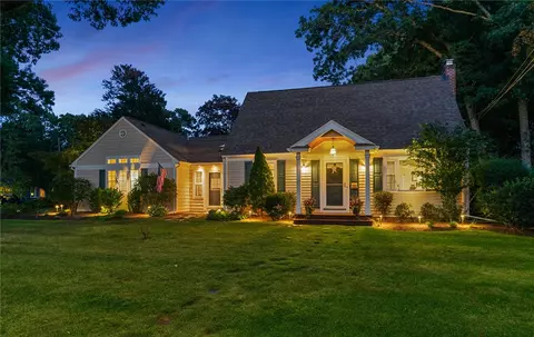 180 Lansdowne Rd, Warwick, RI 02888