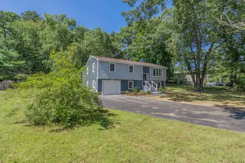 233 Hopkins Hill Rd, Coventry, RI 02816