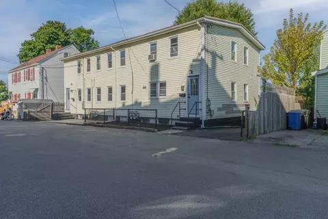 9 Victoria Mt St, Johnston, RI 02919