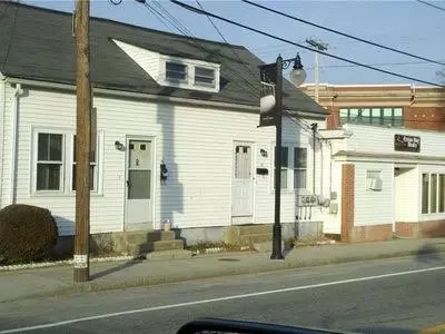 110 Main St, West Warwick, RI 02893