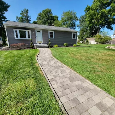 28 Davis St, West Warwick, RI 02893