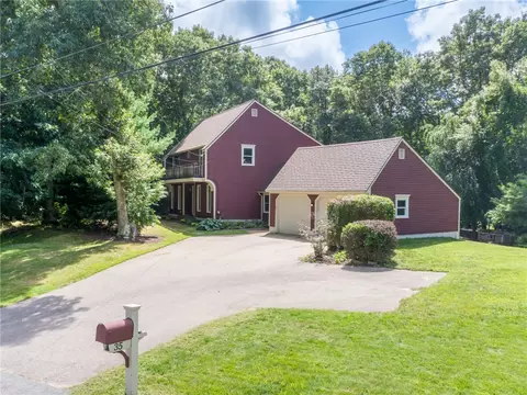35 Whisper Ln, North Kingstown, RI 02852