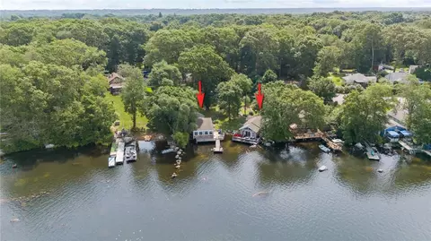 106 Forand Ln, Tiverton, RI 02878