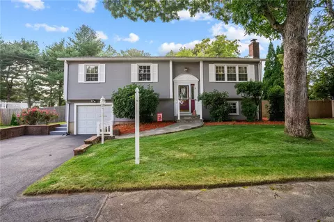 9 Lawnwood Rd, Coventry, RI 02816