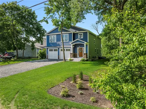 600 Cole Farm Apt A3 Rd, Warwick, RI 02889