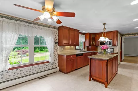 4 Plum Tree Ln, Coventry, RI 02816 photo 10