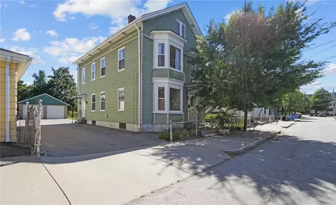 3 Forest Ave, Cumberland, RI 02864