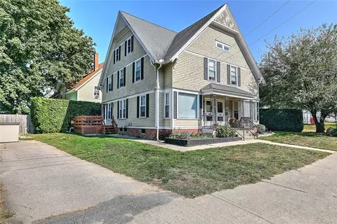 226 Providence St, Woonsocket, RI 02895 photo 3