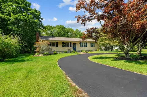 28 Leslie Dr, Swansea, MA 02777