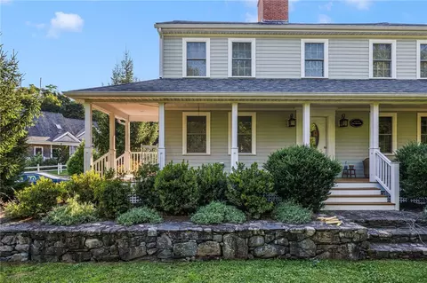 20 Stonecroft Cir #A, North Kingstown, RI 02852