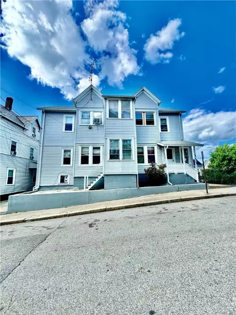 40 Paradis Ave, Woonsocket, RI 02895