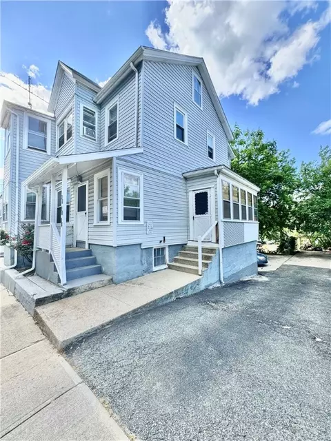 40 Paradis Ave, Woonsocket, RI 02895 photo 2