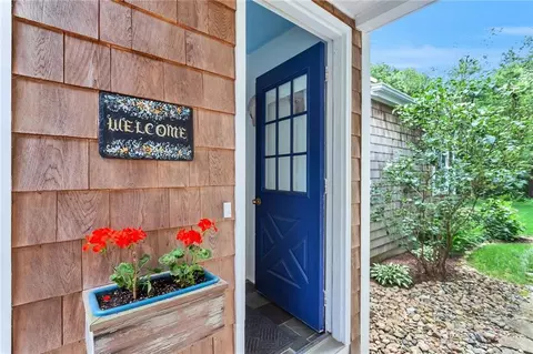 14 Williams St, Hopkinton, RI 02804