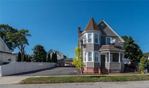 307 California Ave, Providence, RI 02905