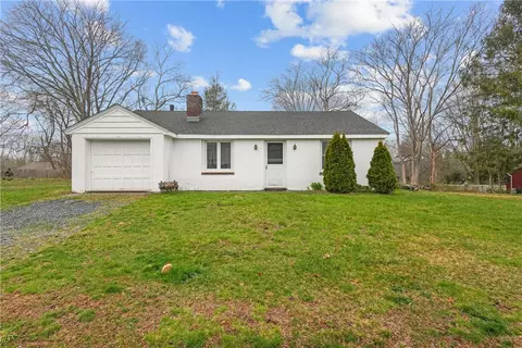 9 Overlook Rd, Narragansett, RI 02882
