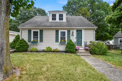115 Curran Rd, Cumberland, RI 02864