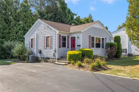 13 Amelia Ct, North Providence, RI 02904