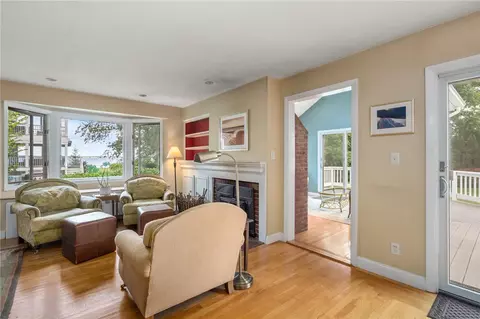 40 Mill Cove Rd, Warwick, RI 02889