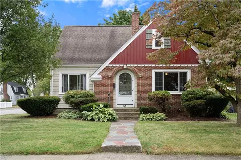 55 Scarborough Rd, Pawtucket, RI 02861