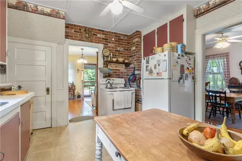 65 Spruce St, Warwick, RI 02886 photo 16