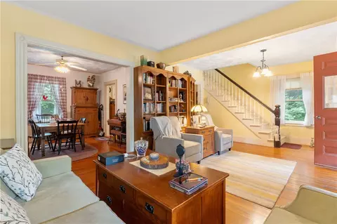 65 Spruce St, Warwick, RI 02886 photo 11