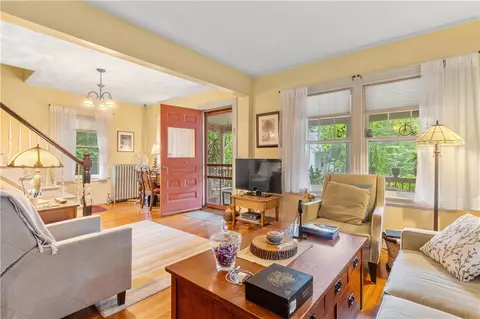 65 Spruce St, Warwick, RI 02886 photo 12