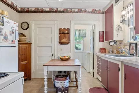 65 Spruce St, Warwick, RI 02886 photo 15