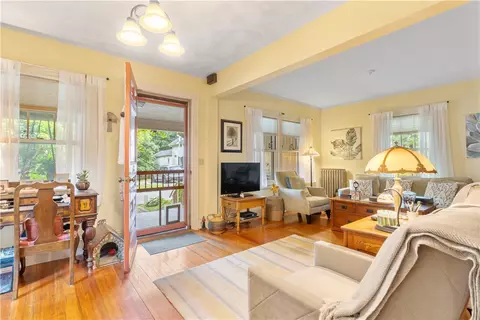 65 Spruce St, Warwick, RI 02886 photo 10