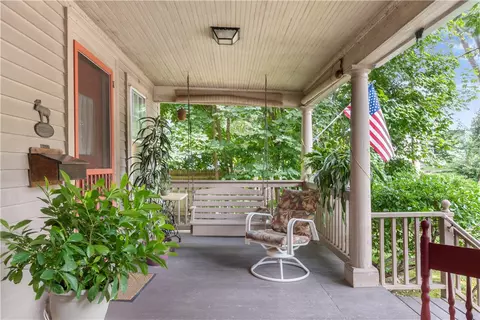 65 Spruce St, Warwick, RI 02886 photo 5