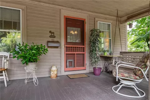 65 Spruce St, Warwick, RI 02886 photo 4