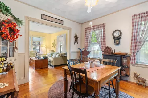 65 Spruce St, Warwick, RI 02886 photo 20
