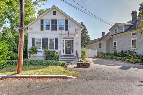 6 Central St, Bristol, RI 02809