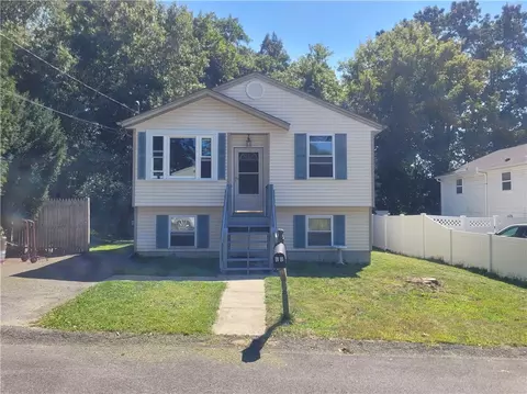 60 Norman St, Cumberland, RI 02864
