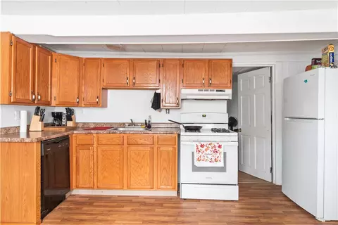 65 Pleasant St, Westerly, RI 02891 photo 10